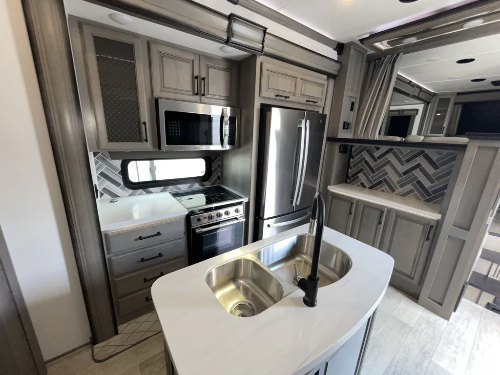 2022 Keystone Montana 3763BP, Photos photo 8