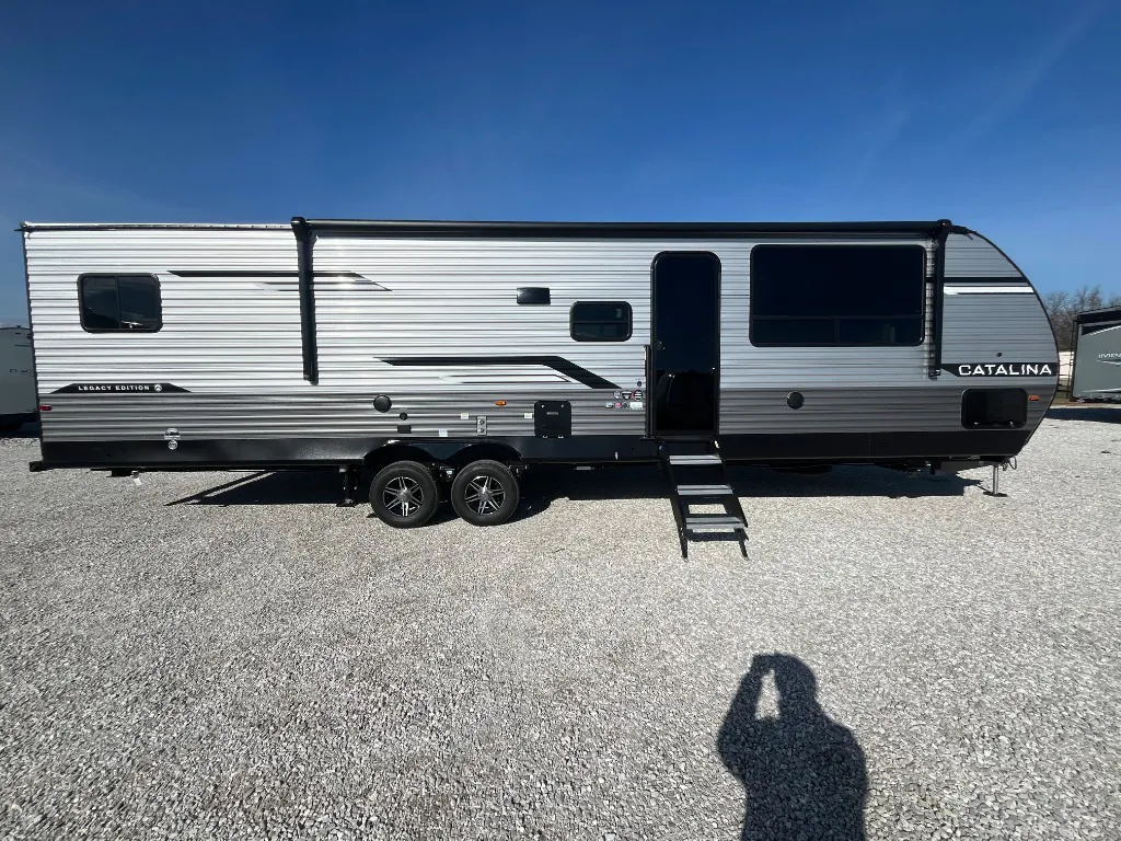 2026 Coachmen Catalina Legacy Edition 343BHTS (2 Queen Beds), Photos photo 9