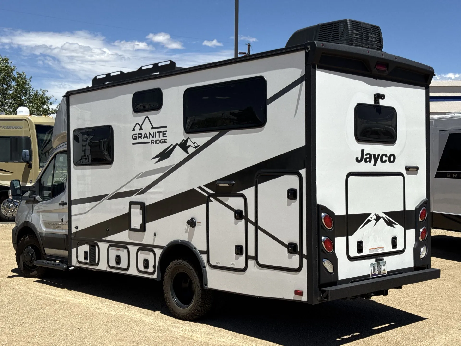 2025 Jayco Granite Ridge 22T - Photo 3