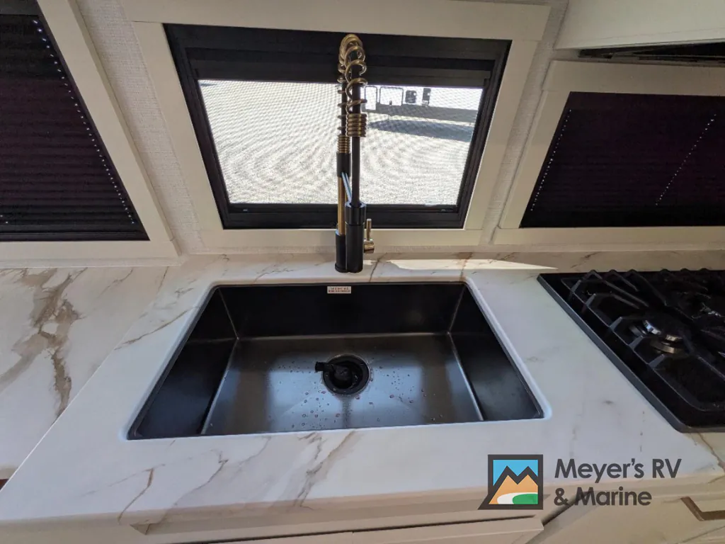 2026 Brinkley Model Ix 20X, Photos photo 11