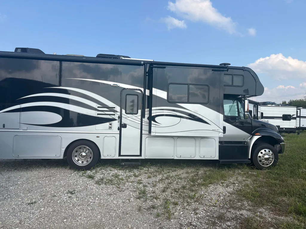 2019 Nexus Wraith 33W, Photos photo 5