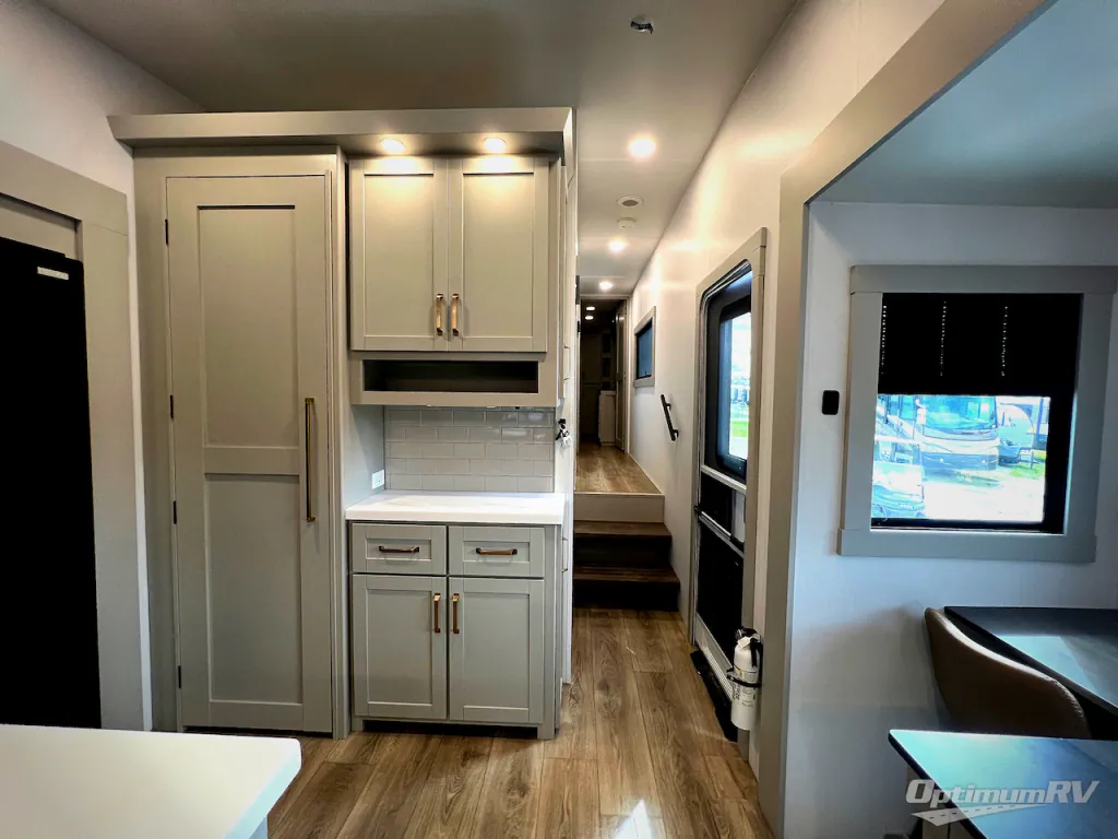 2025 Brinkley Model Z 3610, Photos photo 13