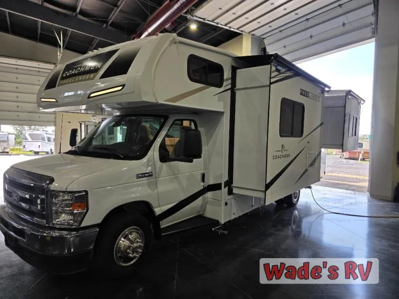 2026 Coachmen Freelander 26DS - Photo 4