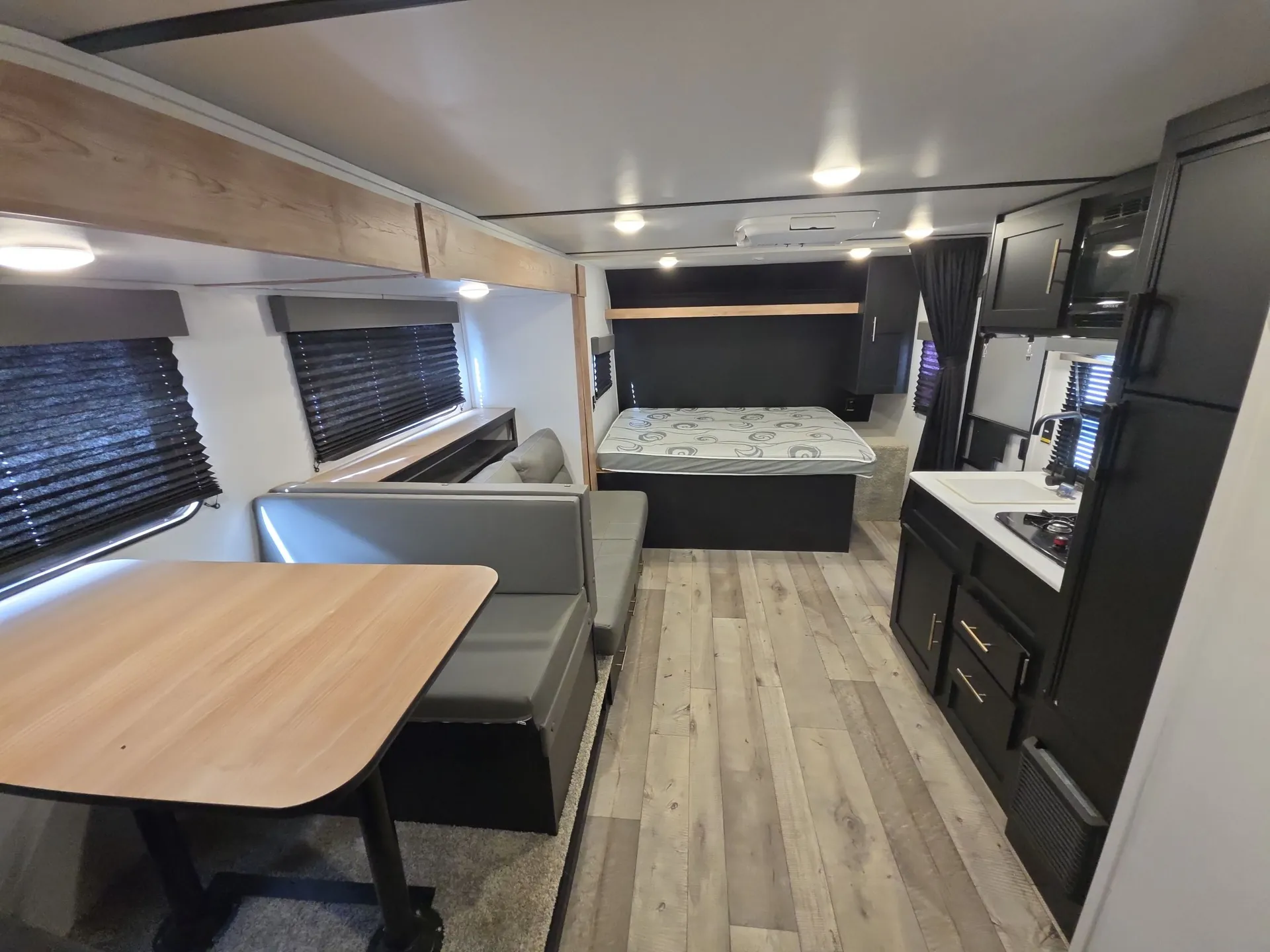 2022 Keystone Springdale 1860SS — living area main
