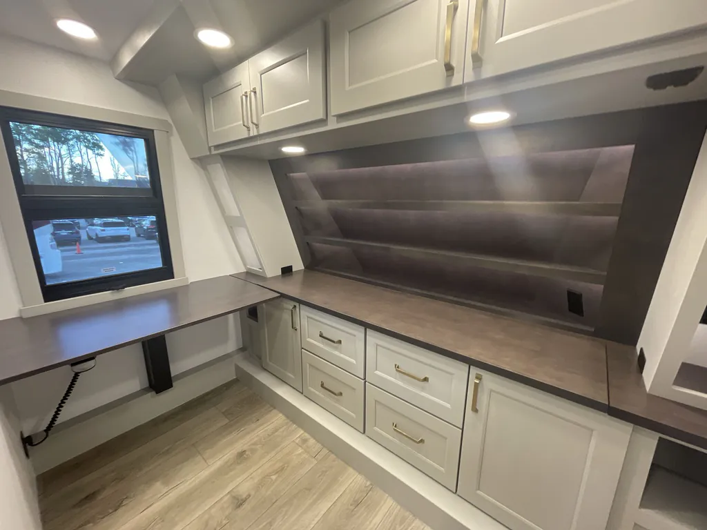 2026 Brinkley Model G 4150, Photos photo 25