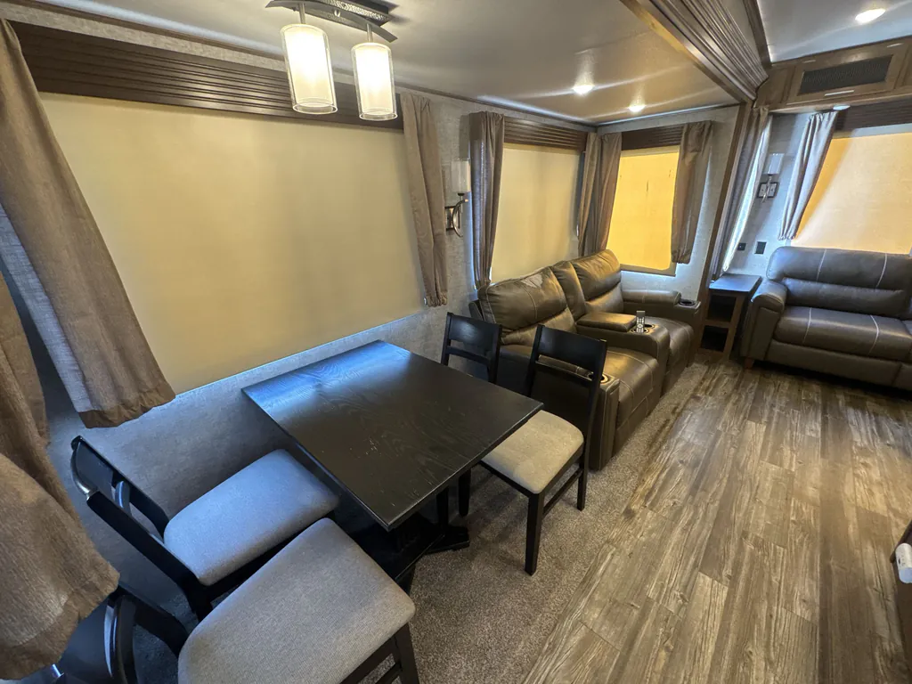 2019 Forest River Sabre 36BHQ, Photos photo 2