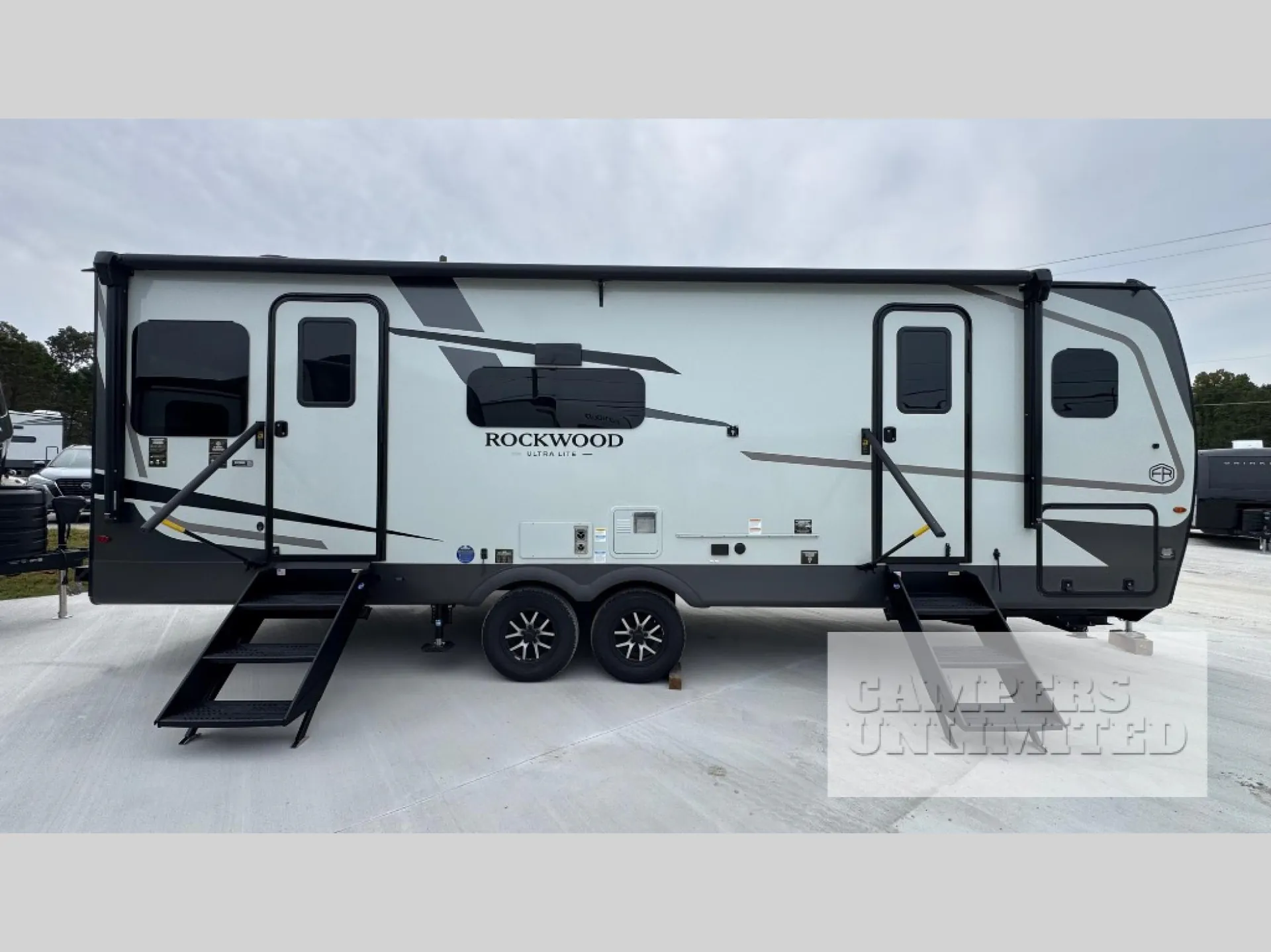 2027 Forest River Rockwood Ultra Lite 2618RD - Photo 3