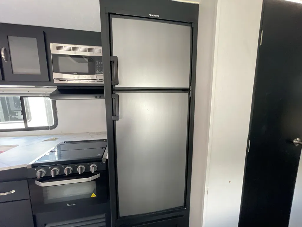 2023 Coachmen Freedom Express Select 29SE, Photos photo 6