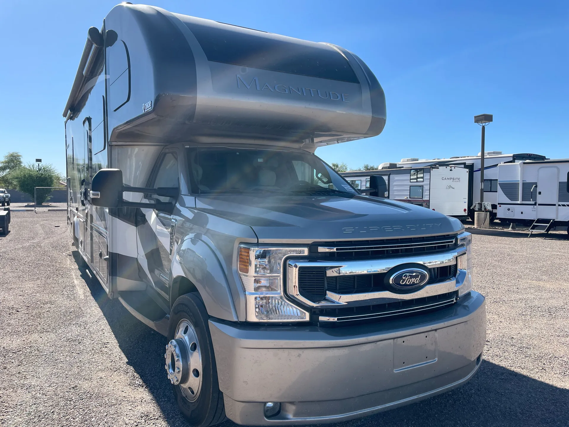 2022 Thor Motor Coach Magnitude RS36 - Photo 2