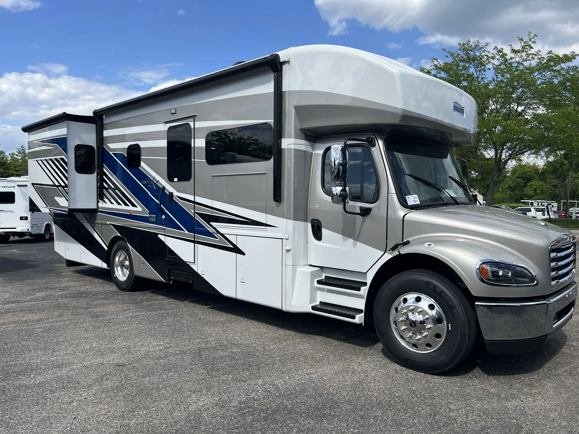 2026 Newmar Grand Star 3444 - Photo 2