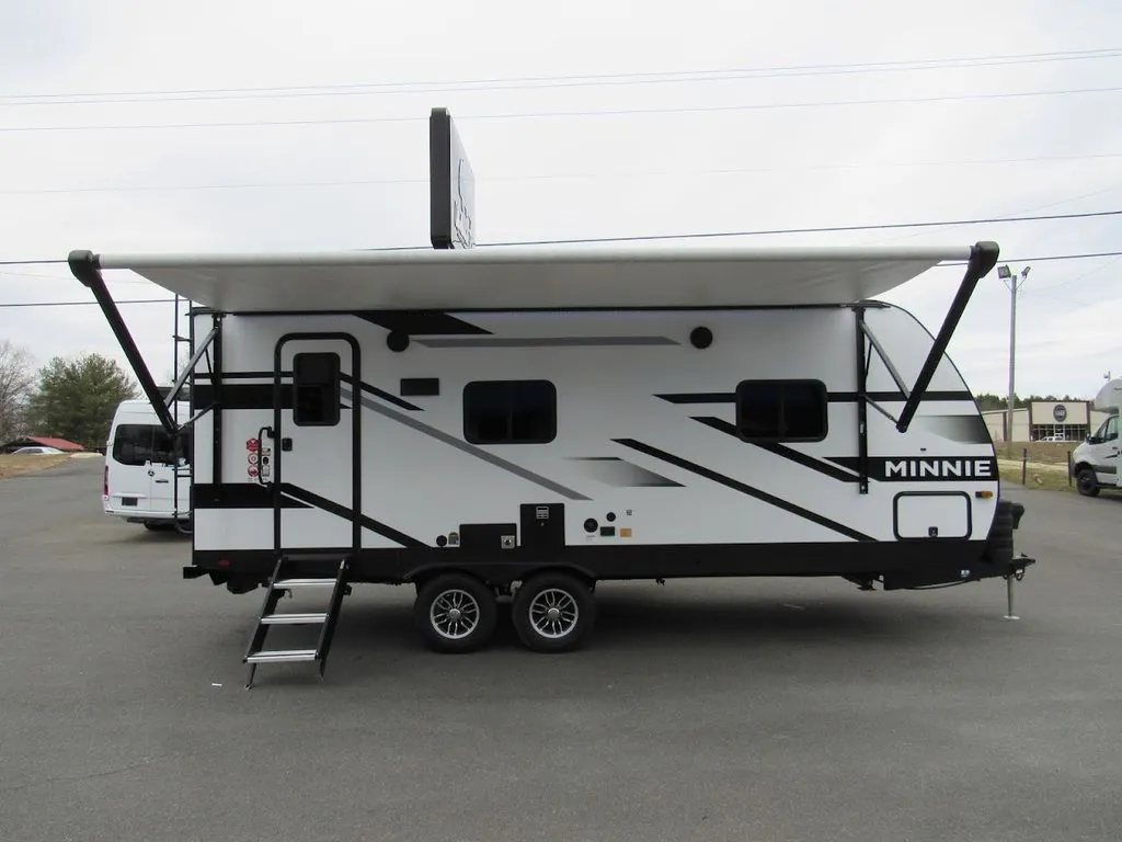 2025 Winnebago Minnie 2326RB - Photo 4