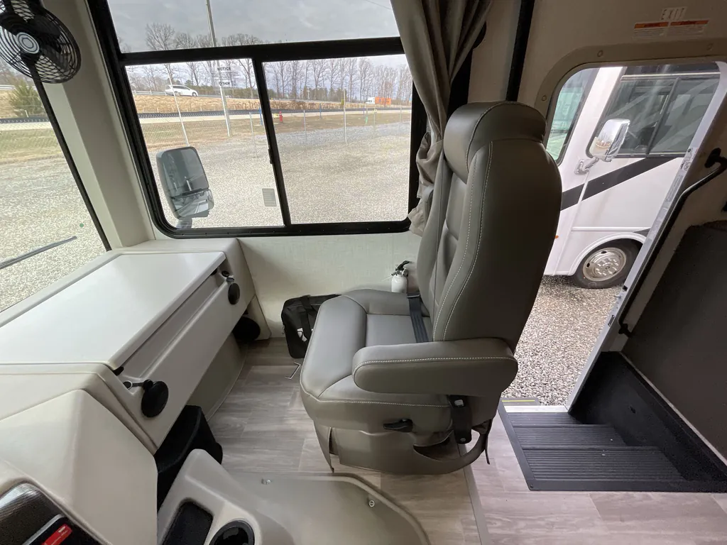 2026 Thor Motor Coach Windsport 29L, Photos photo 12