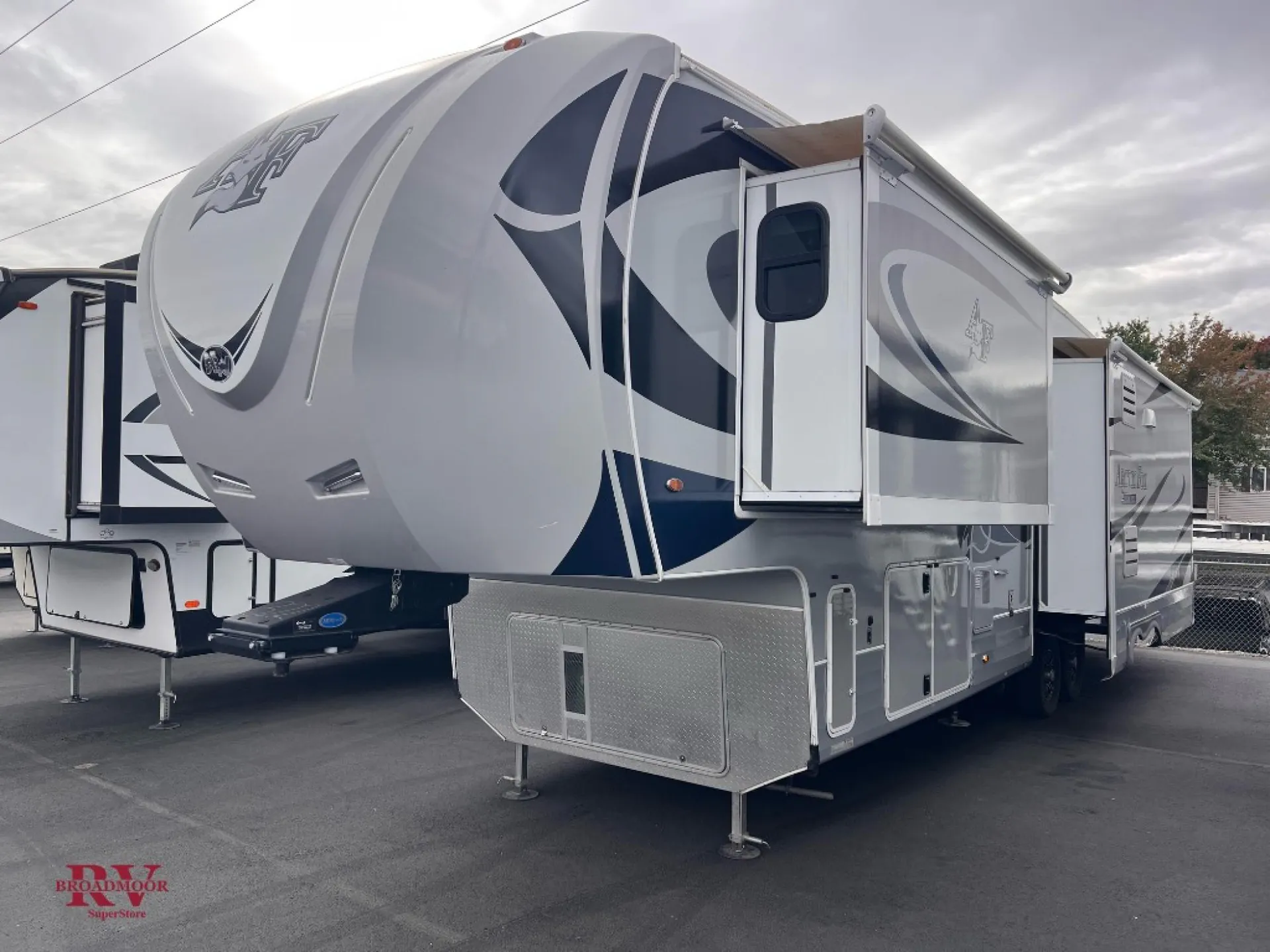 2021 Northwood Arctic Fox Grande Ronde 35-5Z - Photo 3