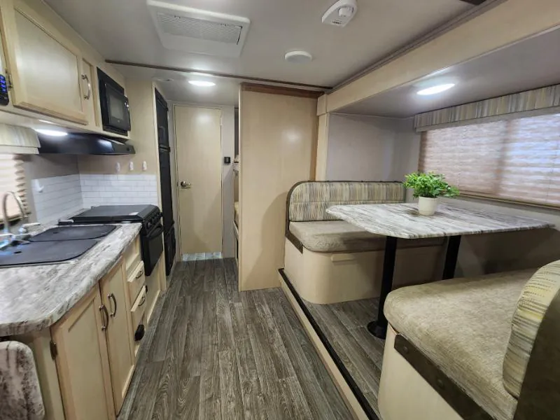 2019 Winnebago Micro Minnie 2100BH - Photo 4