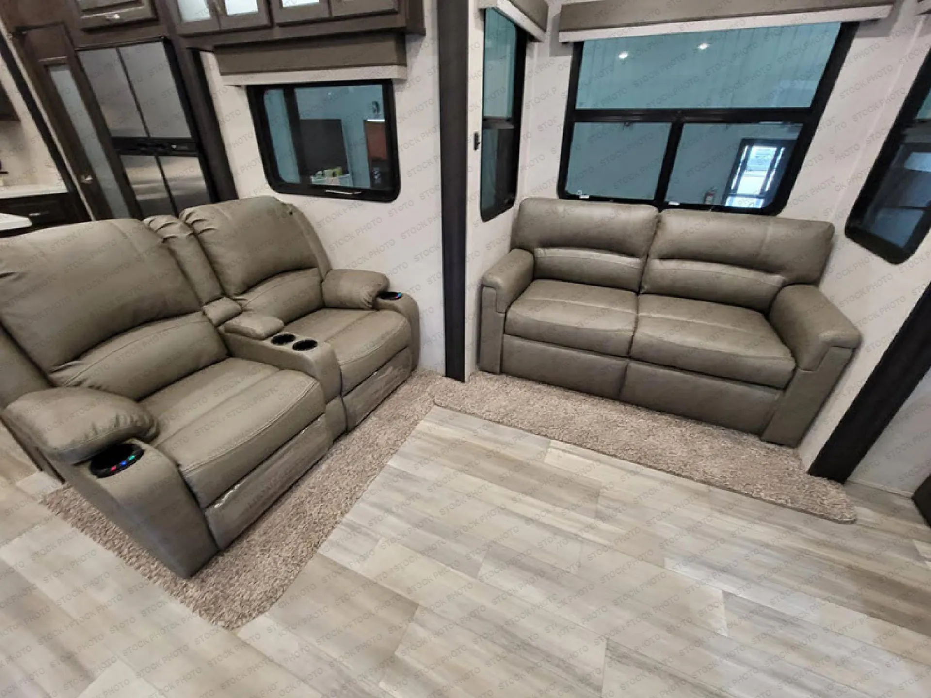 2023 Coachmen Brookstone 374RK - Photo 4
