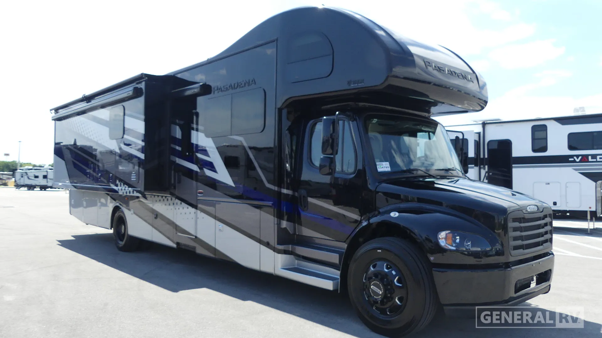 2026 Thor Motor Coach Pasadena 38FX - Photo 2