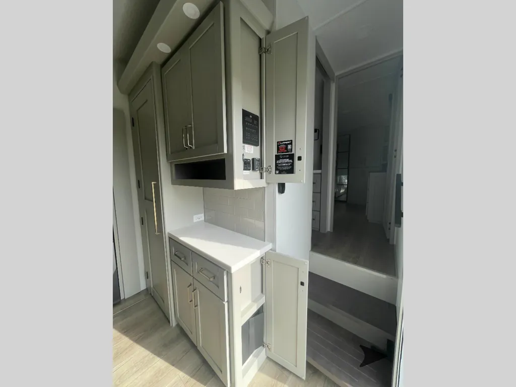 2026 Brinkley Model Z 3515, Photos photo 43