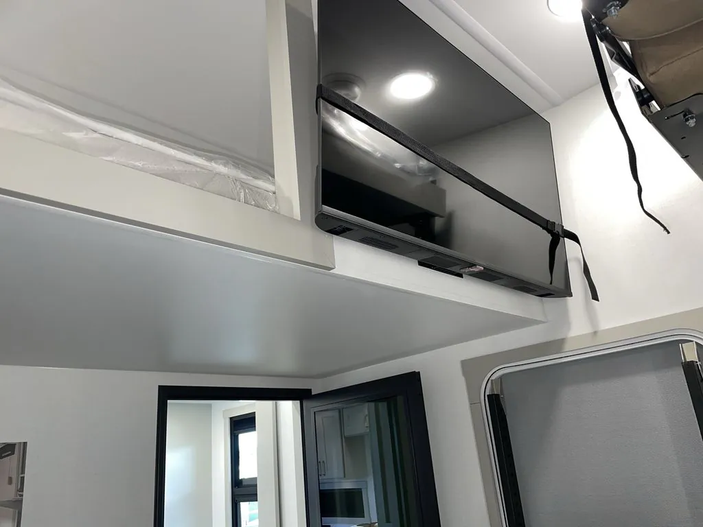 2026 Brinkley Model G 4150, Photos photo 15