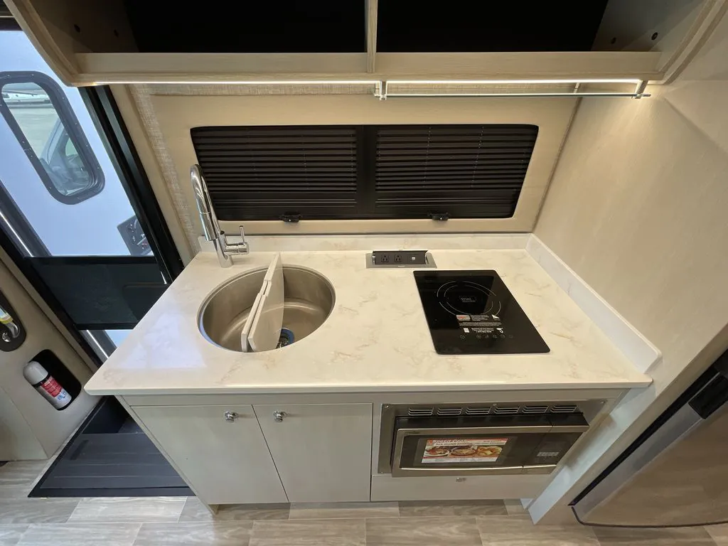 2026 Tiffin Wayfarer 25 XRW, Photos photo 18