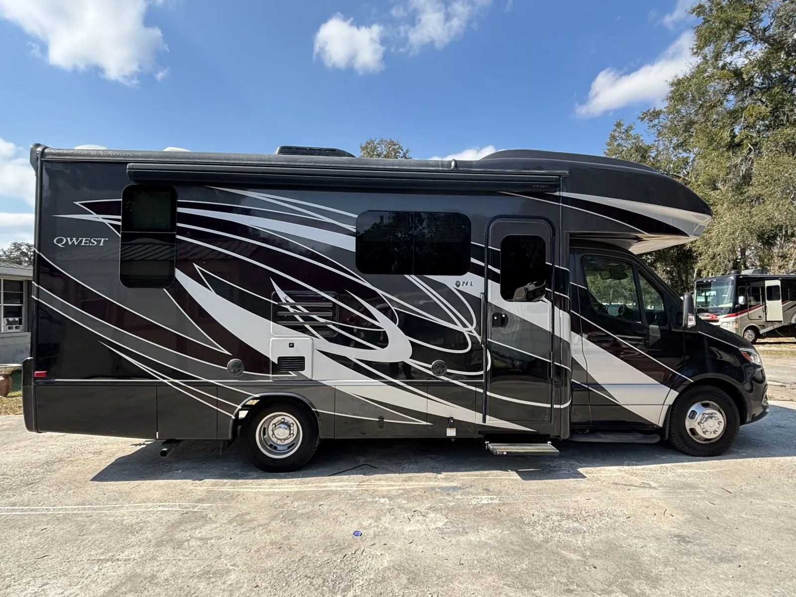2022 Entegra Coach ENTEGRA USED    24L SPRINTER - Photo 2
