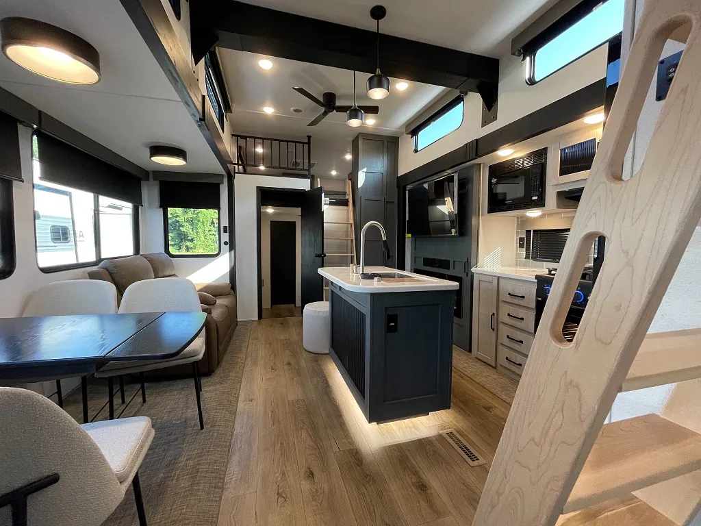 2027 Forest River Puma Vista 421LFT - Photo 4