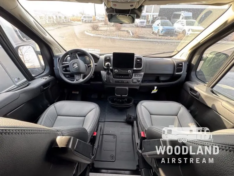 2026 Airstream Rangeline New    Std. Model - Photo 3