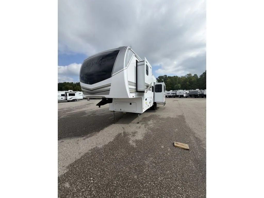 2027 Jayco Eagle 31QBH - Photo 4