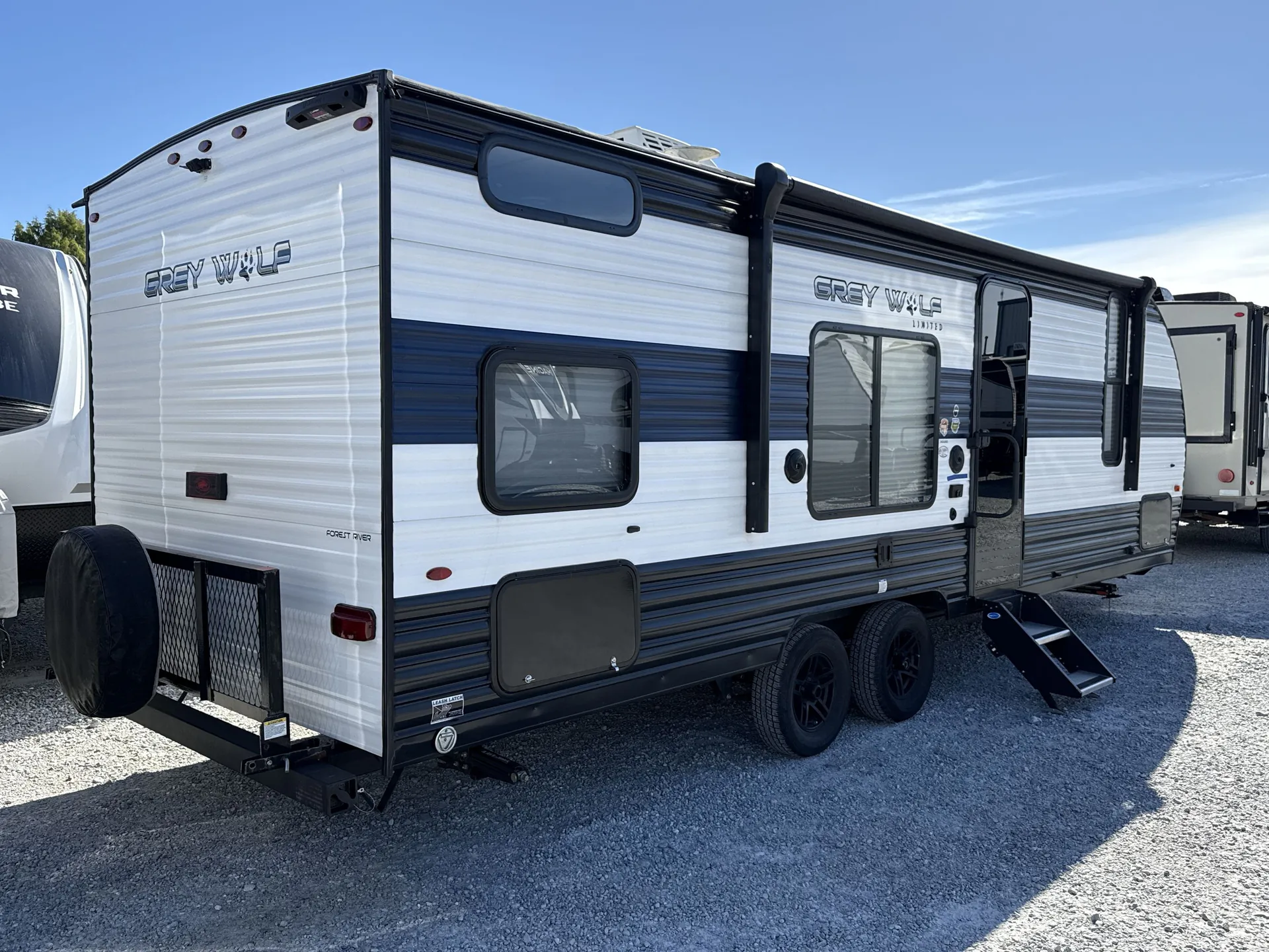 2023 Forest River Cherokee Grey Wolf 26DJSE — backside