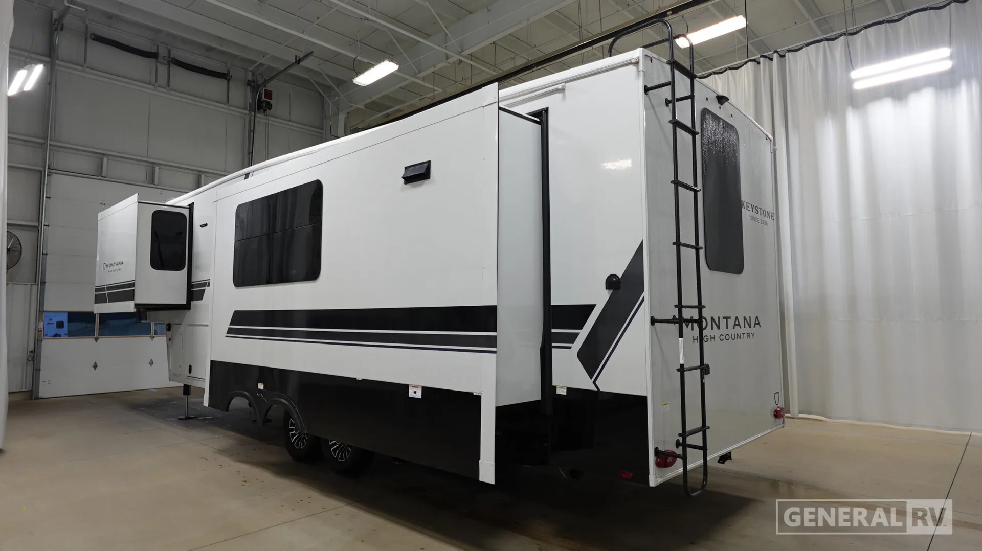 2026 Keystone Montana 300RK - Photo 4