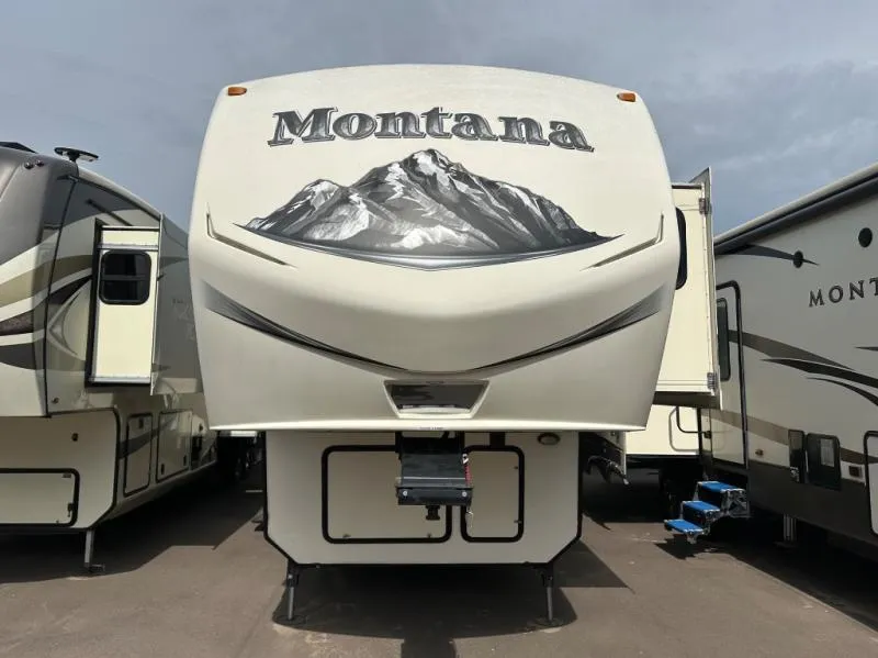 2014 Keystone Montana 3155 RL - Photo 2