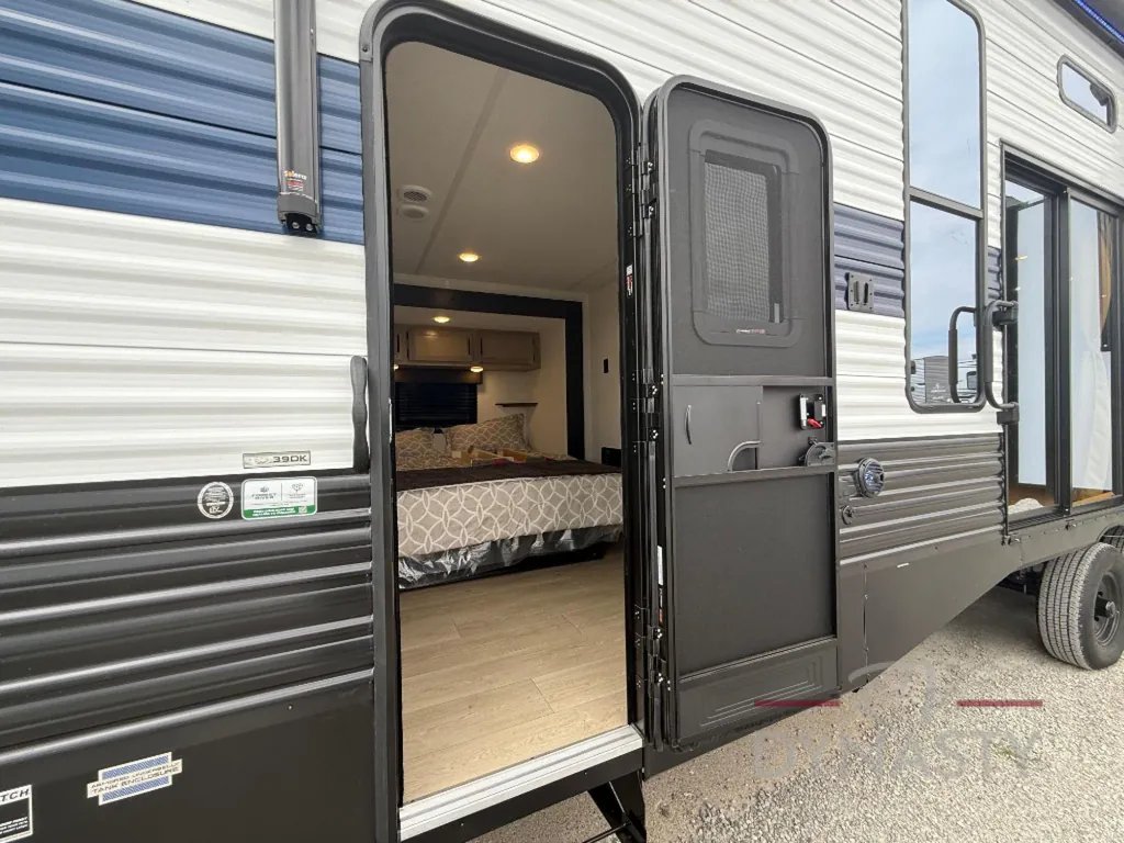 2026 Forest River Cherokee Timberwolf 39DK, Photos photo 15