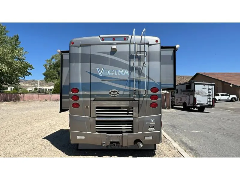 2005 Winnebago Vectra 36RD - Photo 4