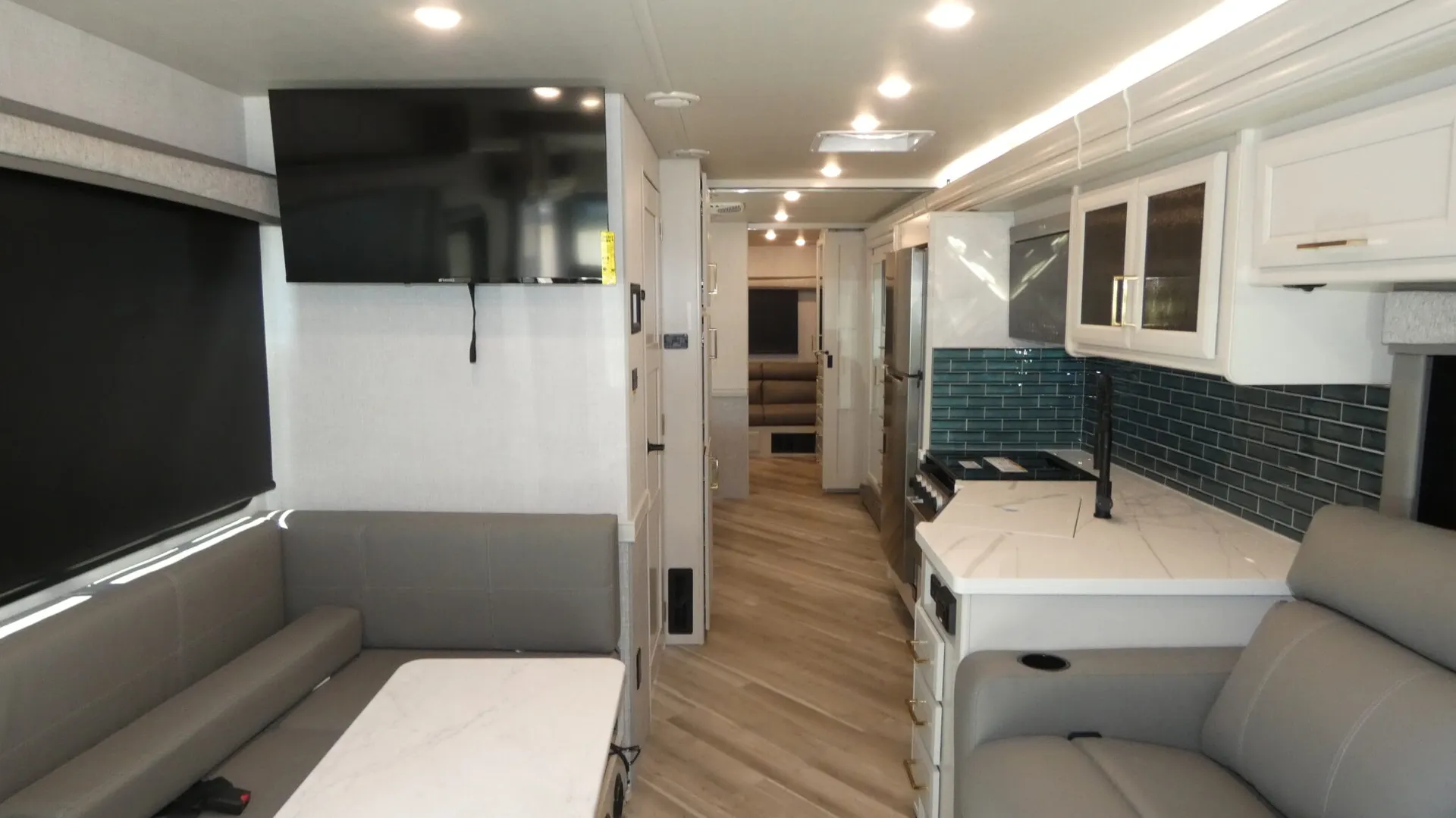 2026 Holiday Rambler Invicta 36Y - Photo 3