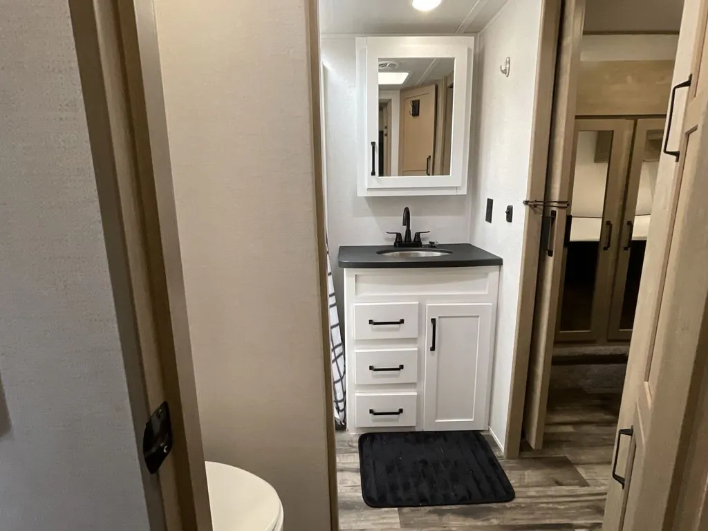 2022 Keystone Raptor 351, Photos photo 26