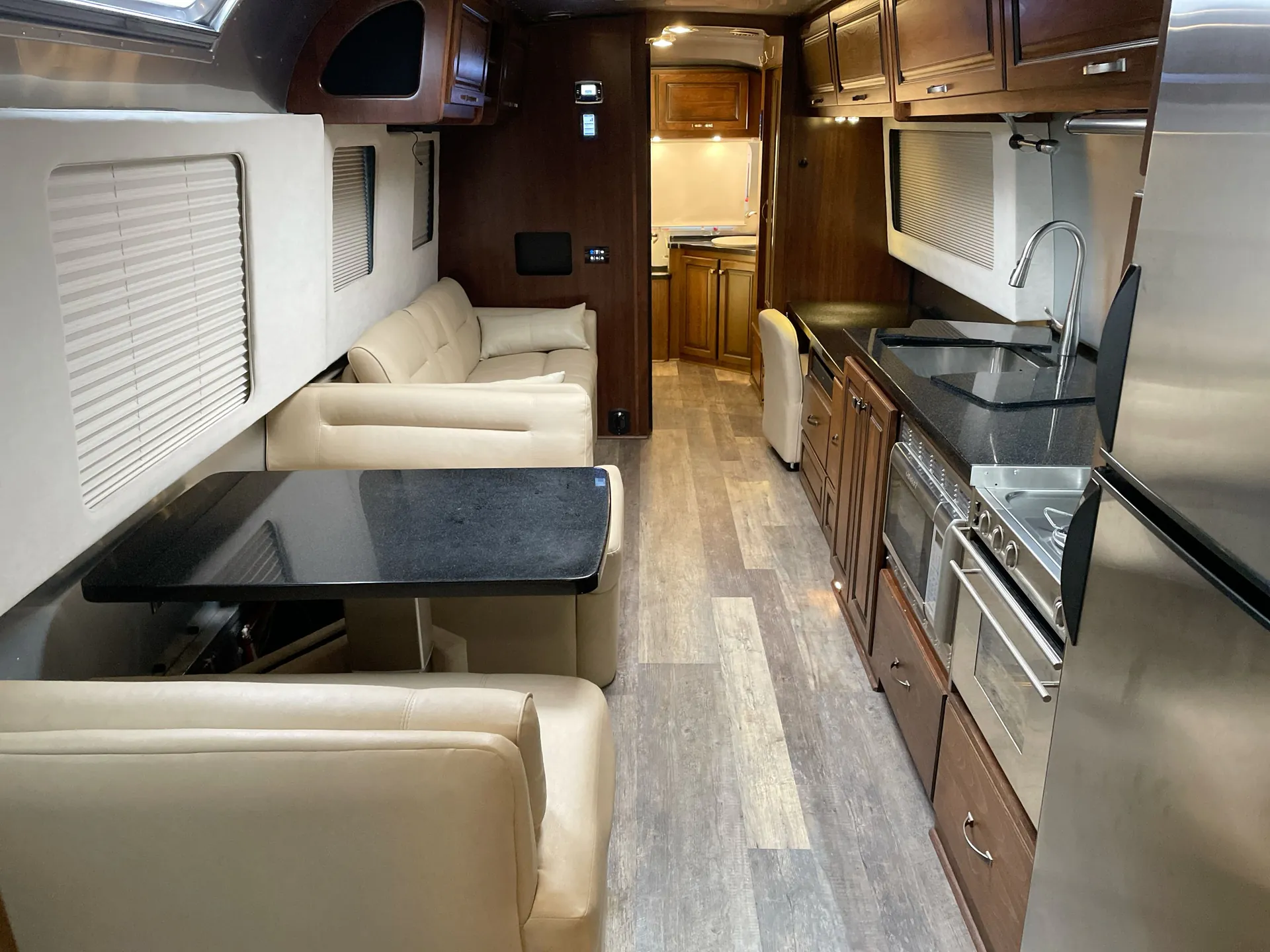 2018 airstream Classic 33FB — living area main