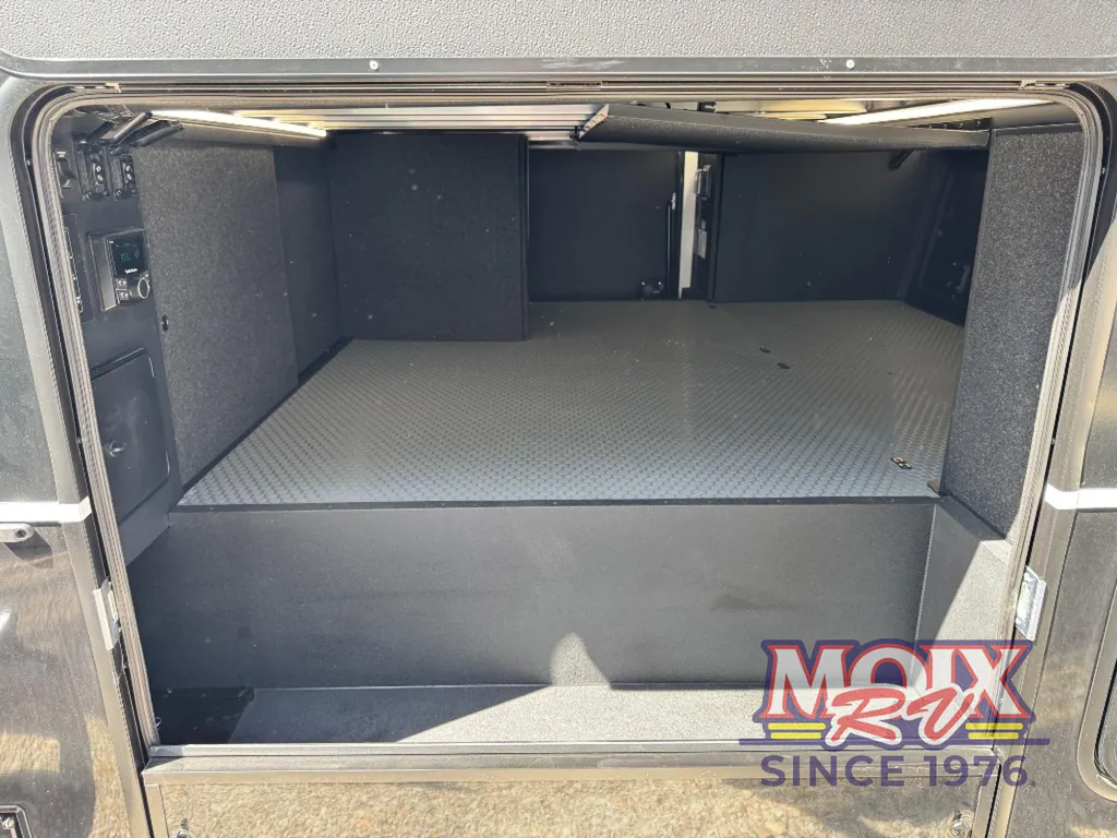 2026 Brinkley Model G 3520, Photos photo 11