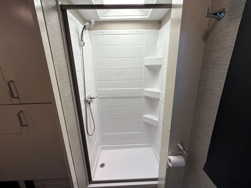 2020 Tiffin Wayfarer 25 RW, Photos photo 18