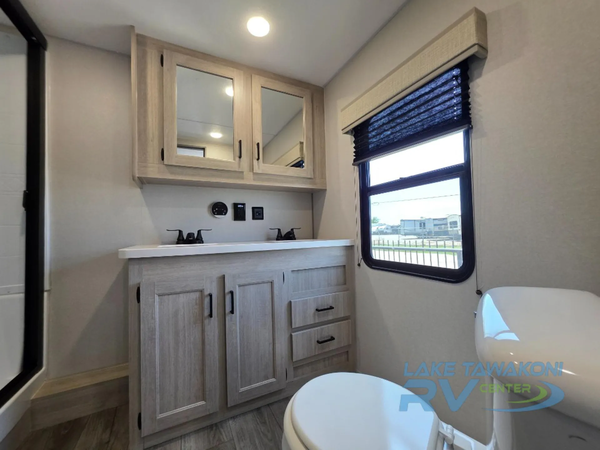 2026 Coachmen Catalina Destination 43CONDO - Photo 4