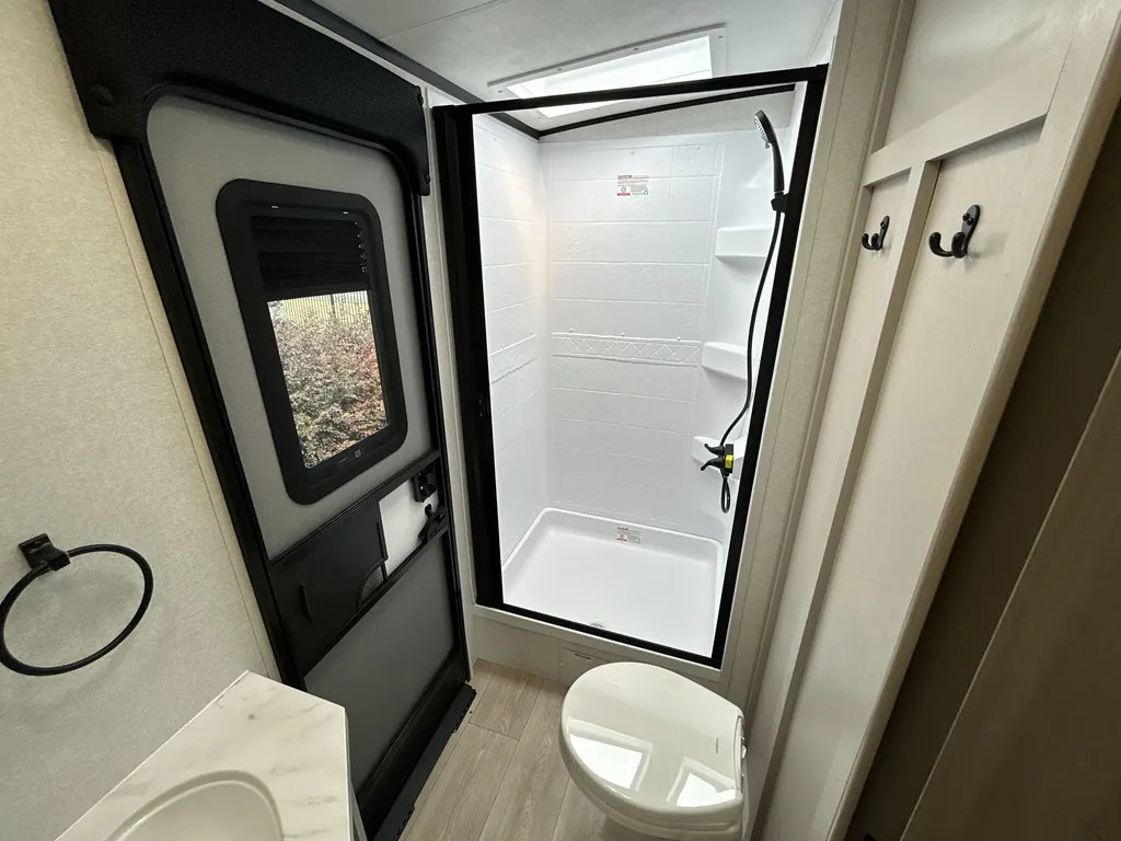 2027 Jayco Jay Feather 29BHB, Photos photo 17