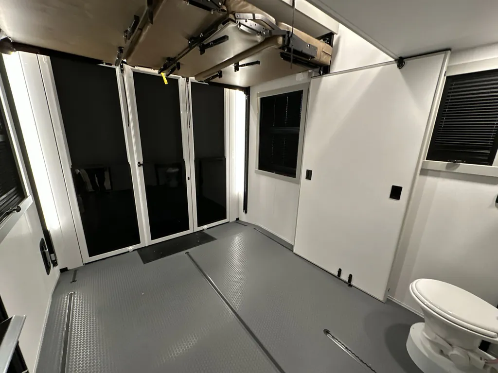 2026 Brinkley Model G 4150, Photos photo 27