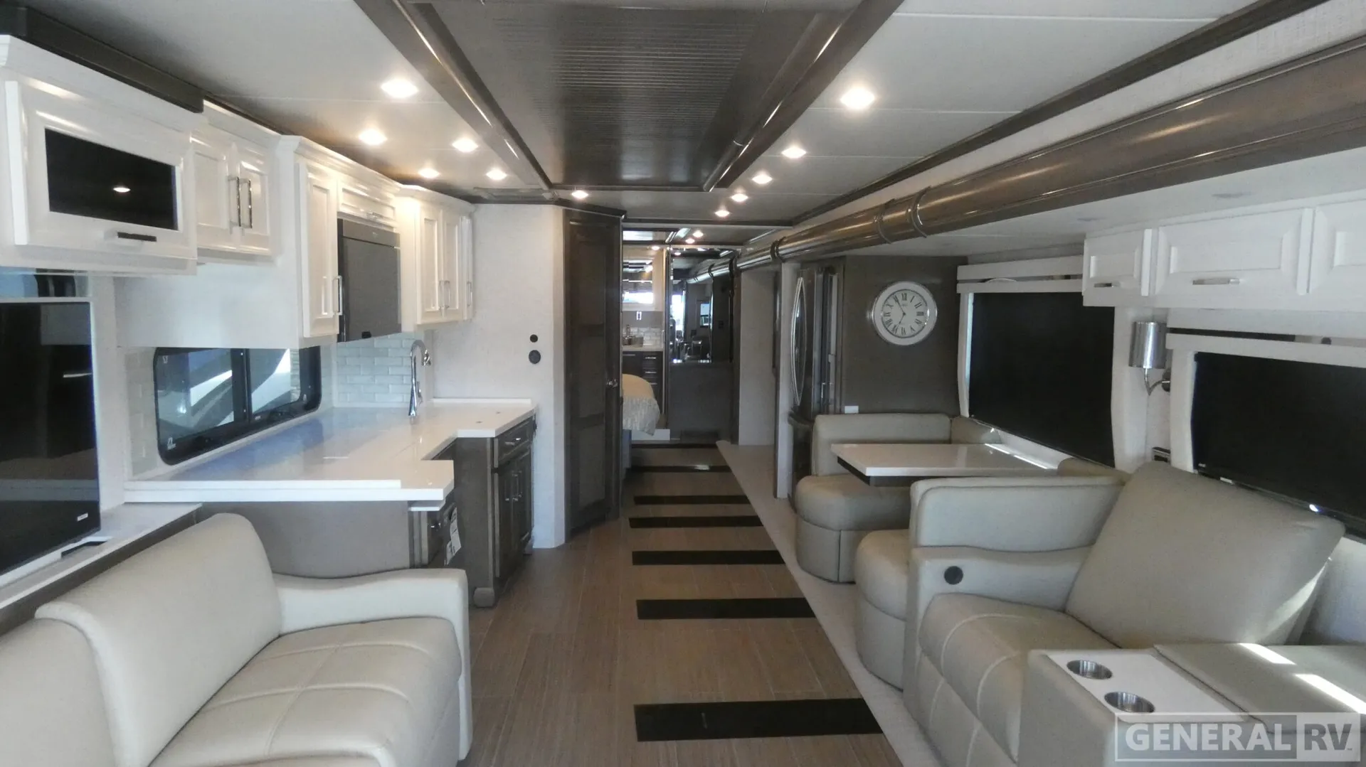 2026 Newmar Ventana 4037 - Photo 3