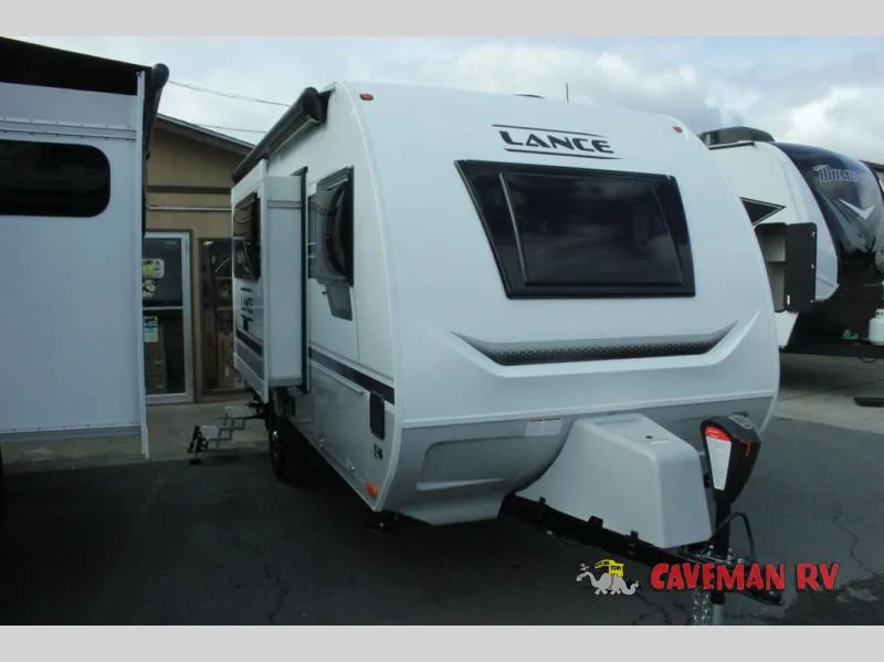 2022 Lance Lance Travel Trailers New    1475 - Photo 2