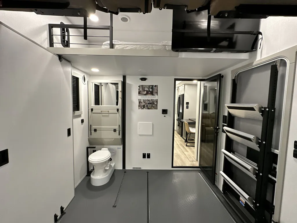 2026 Brinkley Model G 4150, Photos photo 31