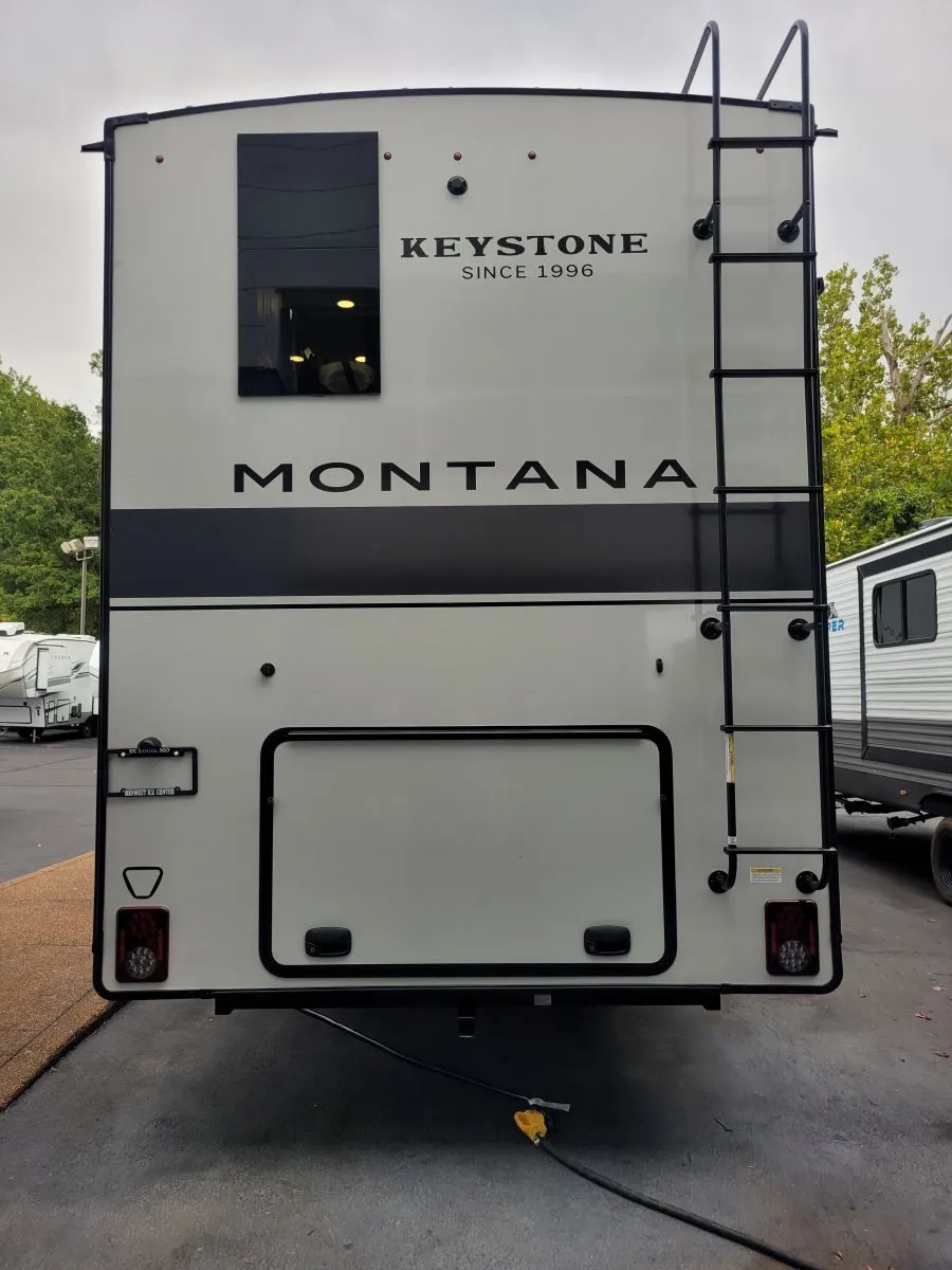 2026 Keystone Montana 3901RK - Photo 4