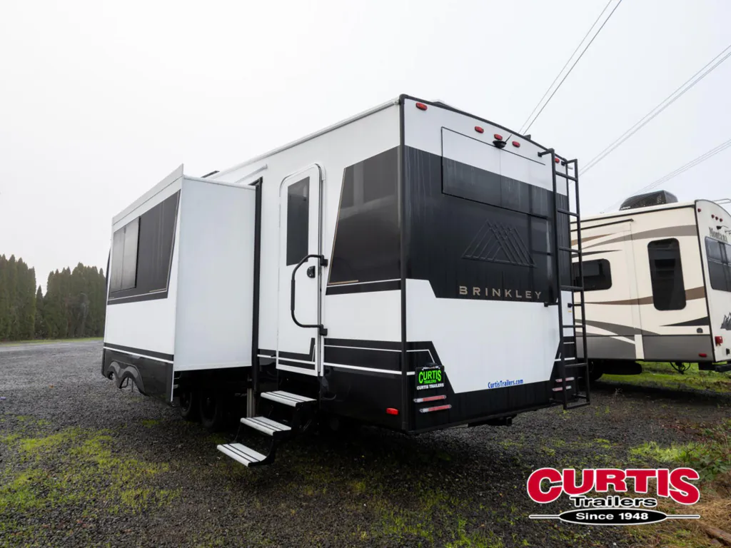 2026 Brinkley Model Z 2810, Photos photo 7