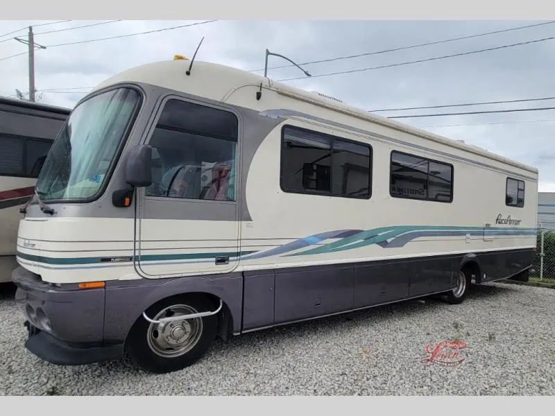 1995 Fleetwood Pace Arrow 33D - Photo 3