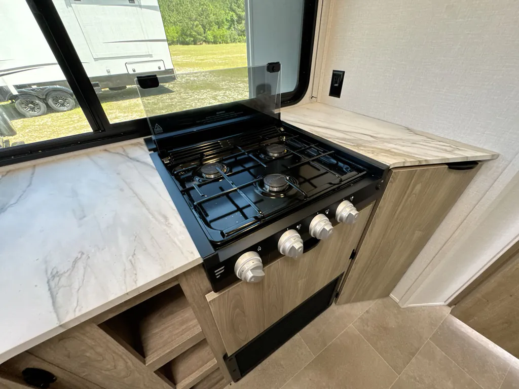 2026 Forest River Airelume 325, Photos photo 7