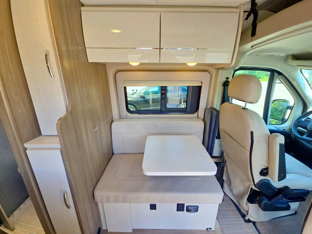 2022 Thor Motor Coach Tellaro 20J - Photo 4