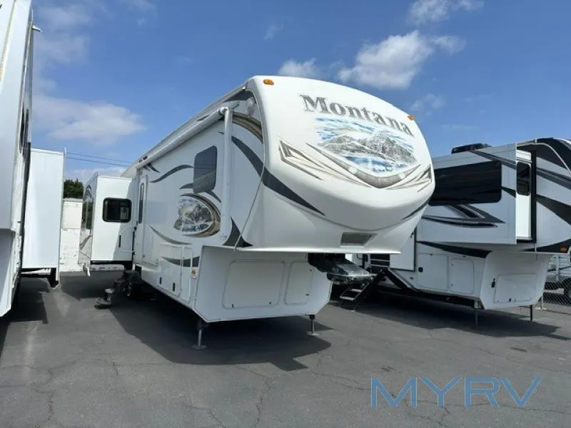 2013 Keystone RV Montana Used    3402 RL - Photo 4