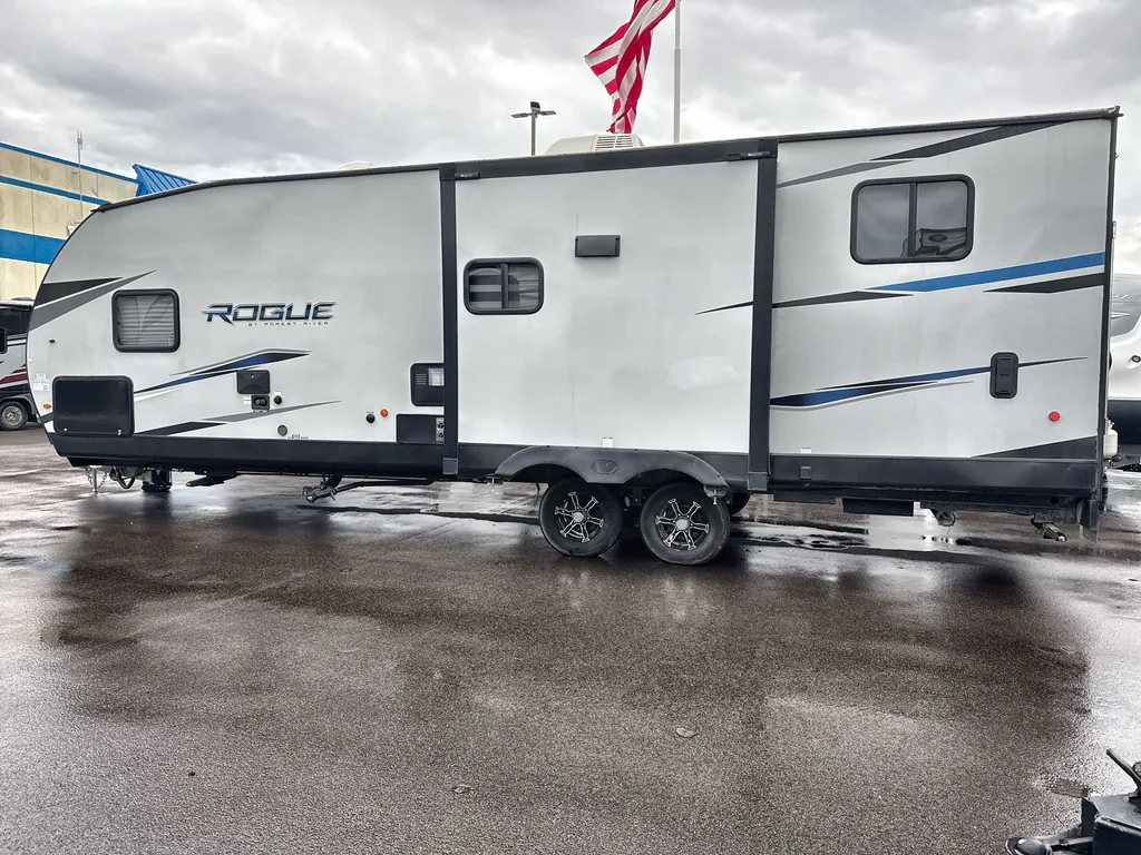 2022 Forest River Vengeance Rogue 26V, Photos photo 5
